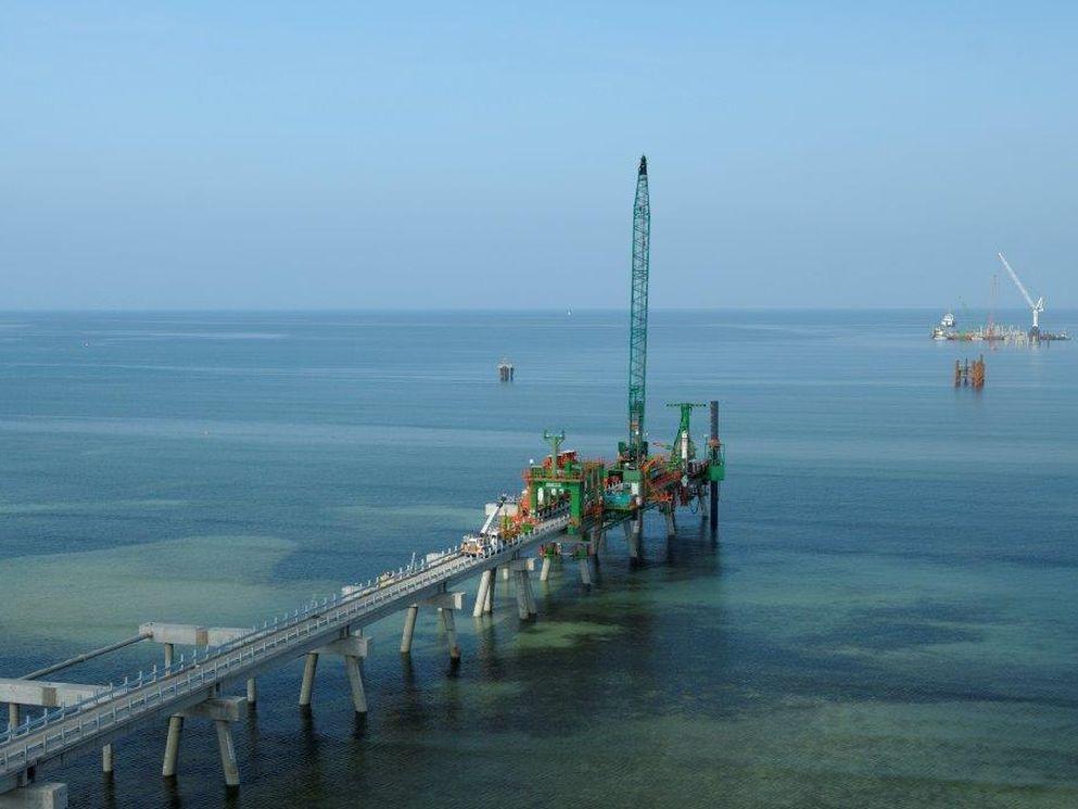 LNG and Condensate Loading Jetty, Papua New Guinea